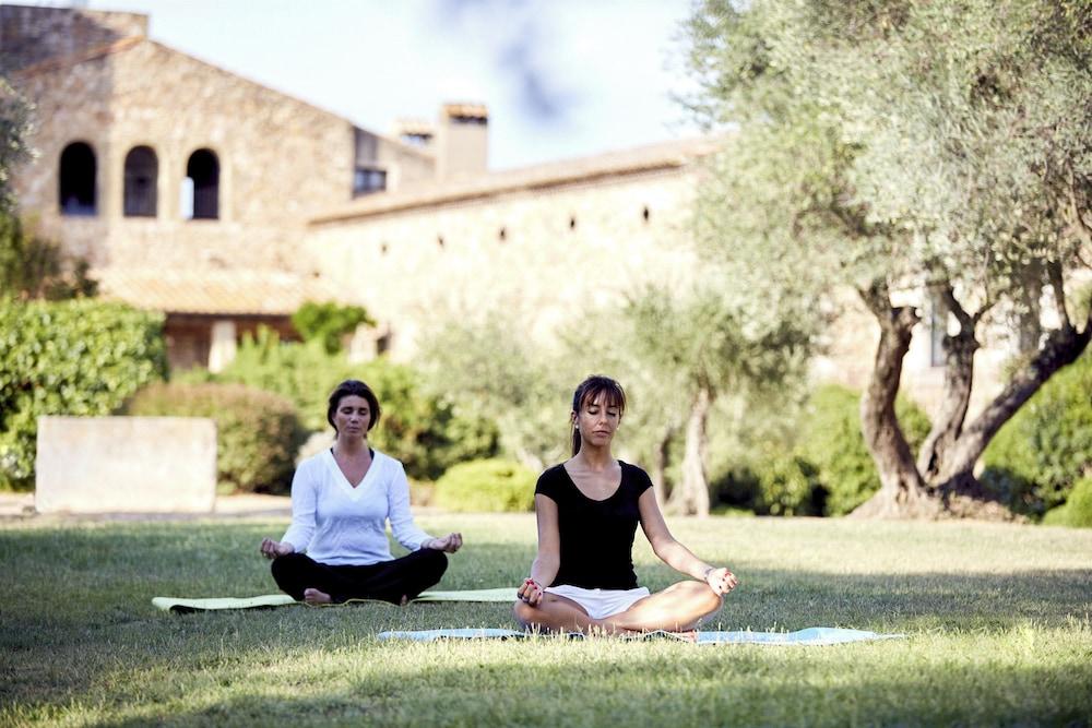 Hotel Castell d'Emporda La Bisbal d'Emporda Esterno foto